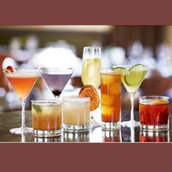Cocktails-golden-sails-hotel